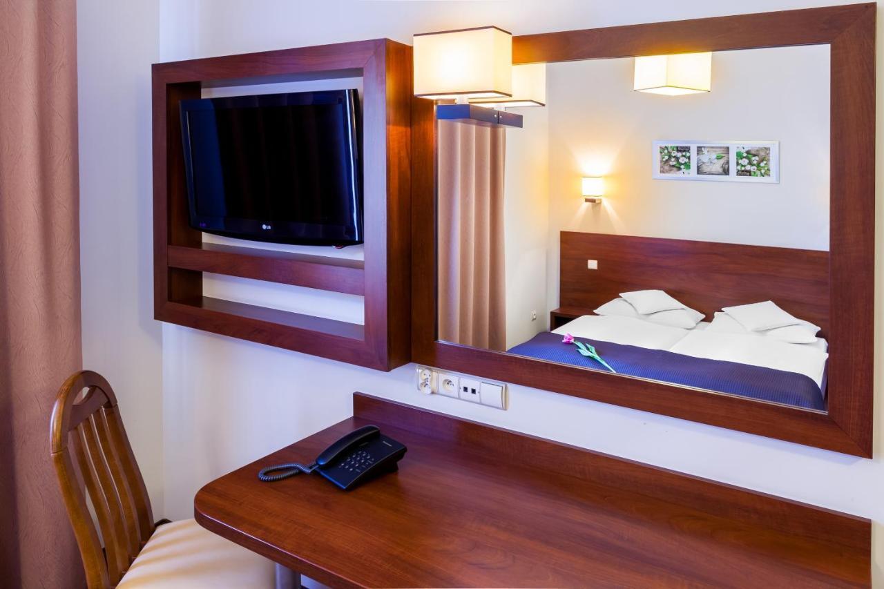 Hotel Mikulski グリヴィツェ エクステリア 写真