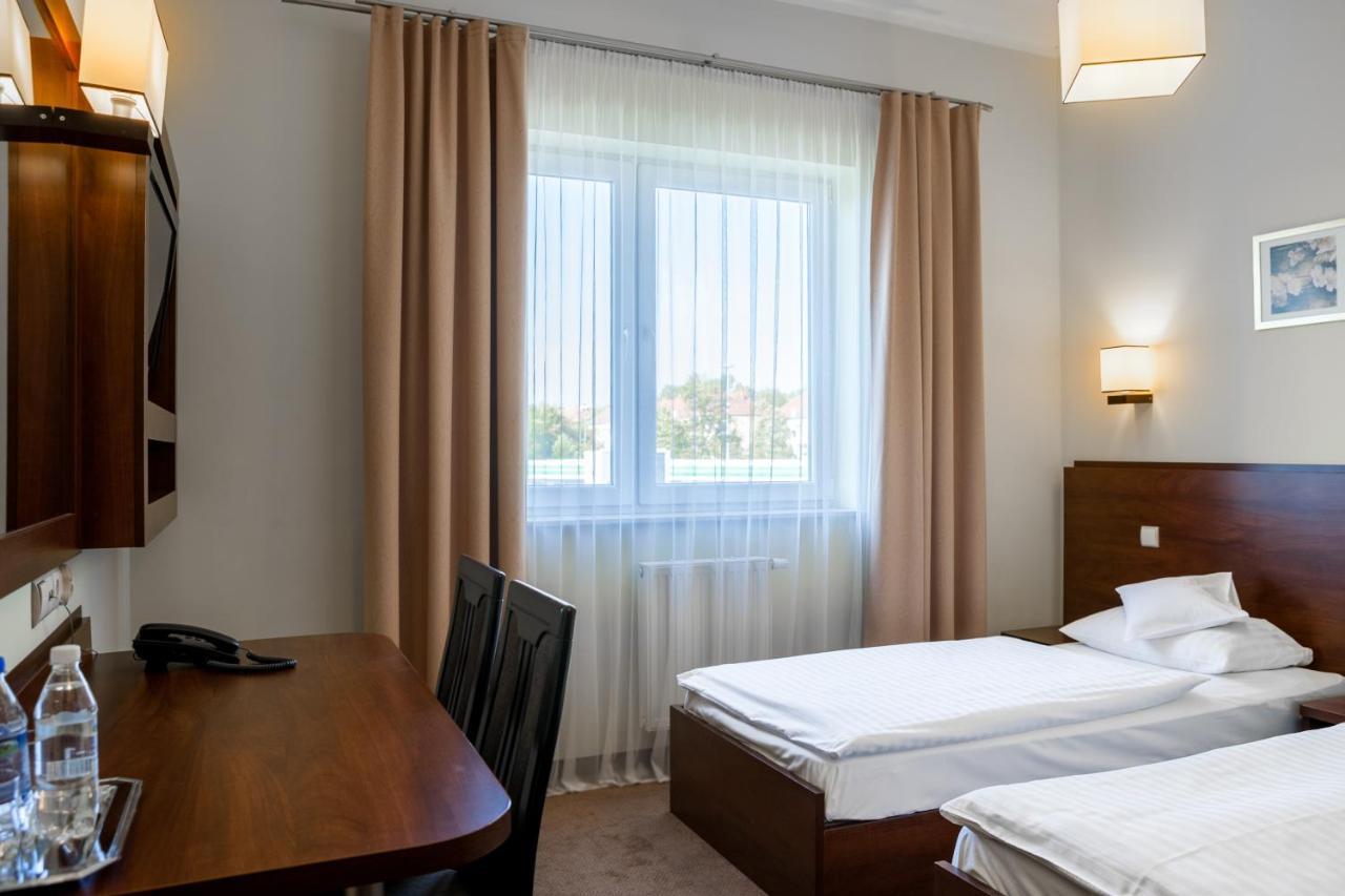Hotel Mikulski グリヴィツェ エクステリア 写真